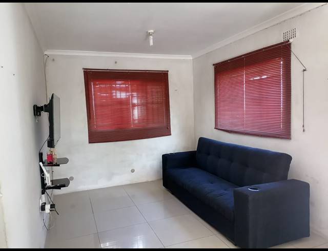 5 BEDROOM HOUSE FOR SALE IN SHALLCROSS